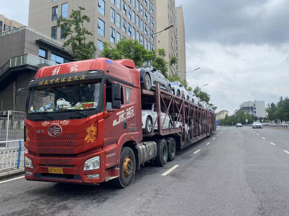 企业公务车队多台 MPV 统一托运（深圳分公司→南京总部）
